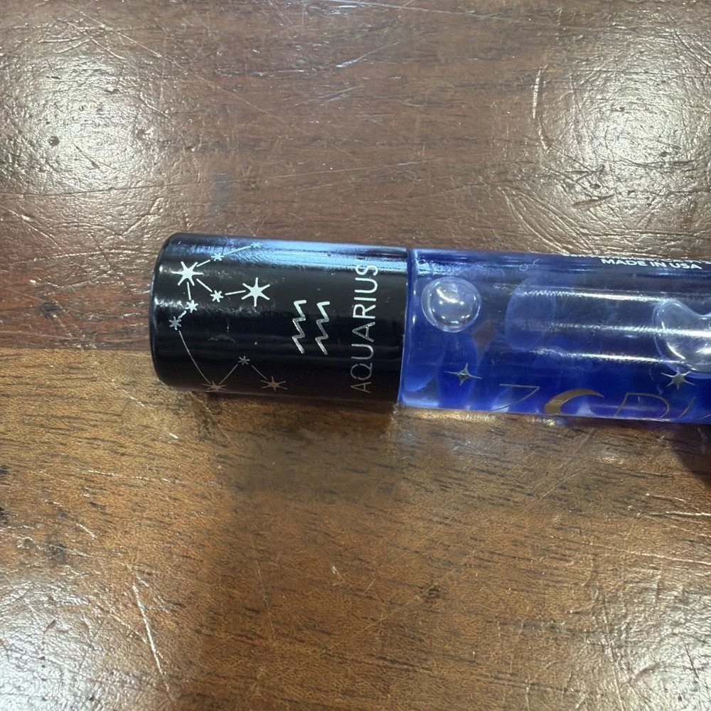 Blossom Zodiac Sign Vanilla Scented Moisturizing Roll-On Lip Gloss - AQUARIUS